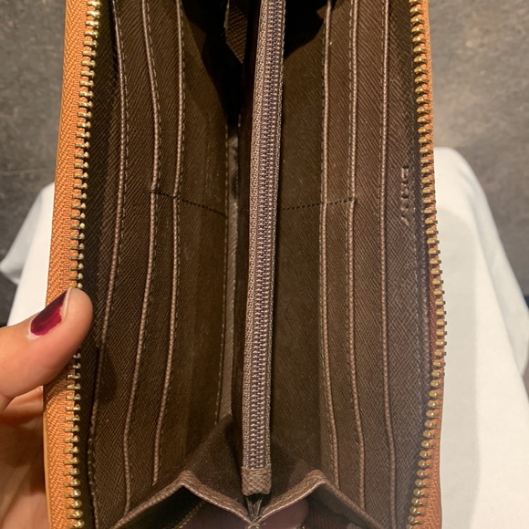 Authentic DKNY leather wallet - Picture 8 of 8